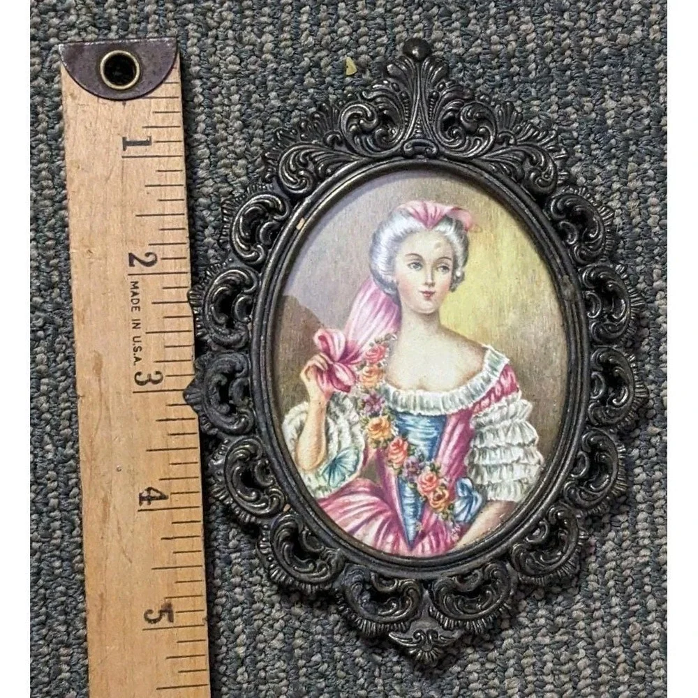 Pair Italian Ornate Metal Picture Frames Victorian Oval Women Portrait 5.5